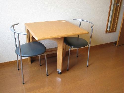 その他　机・（右上）姿見