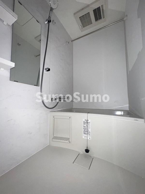 バス・シャワールーム　コンパクトで使いやすいお風呂です