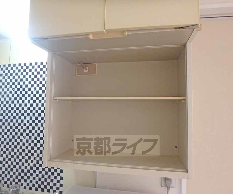 収納　キッチンの棚です。