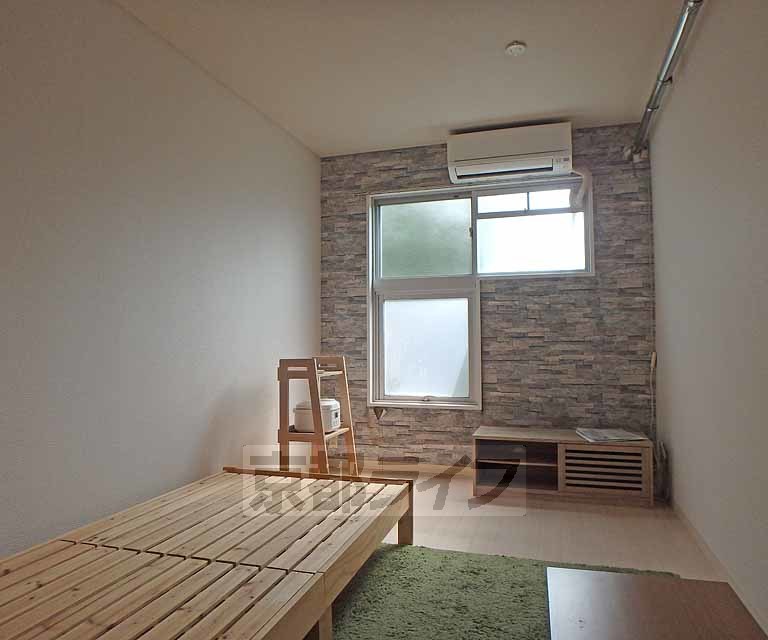 居室・リビング　大型バイク駐輪可能な物件です。ワークスペースや趣味部屋...