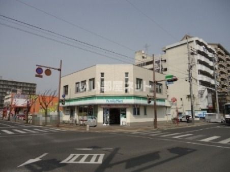 コンビニ　ファミリーマート佐賀駅北口店（コンビニ）まで481m