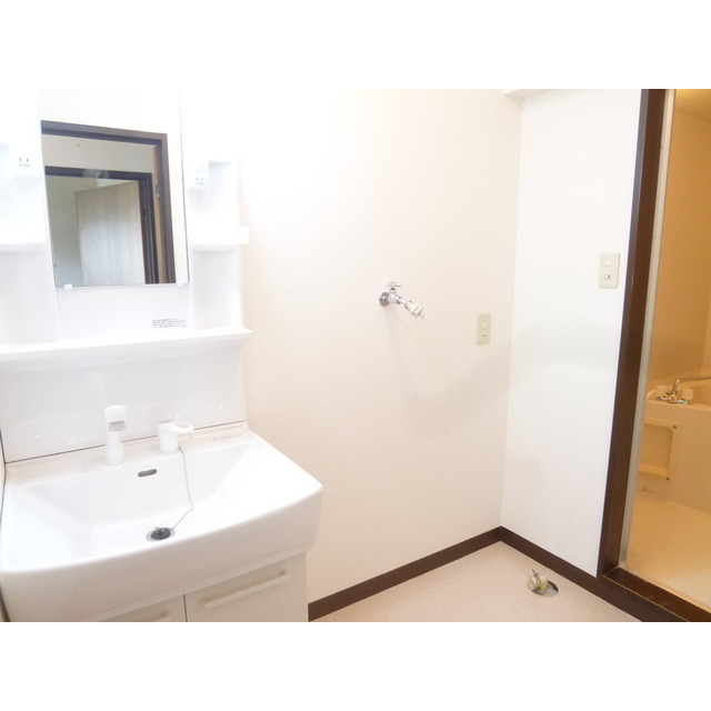 洗面設備　別部屋の写真のため現況優先でお願いします