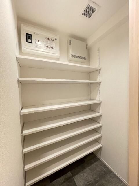 玄関　落ち着いた玄関です