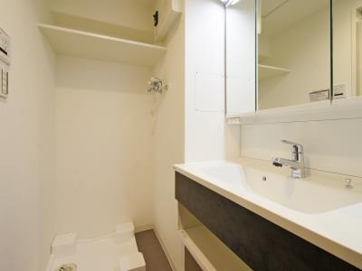 洗面設備　別部屋参考写真です