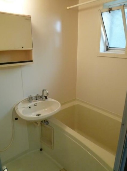 バス・シャワールーム　※他部屋参考写真