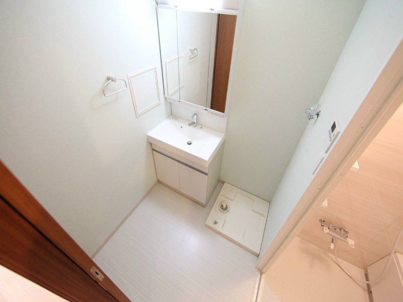 洗面設備　脱衣所　独立洗面台　収納スペース有