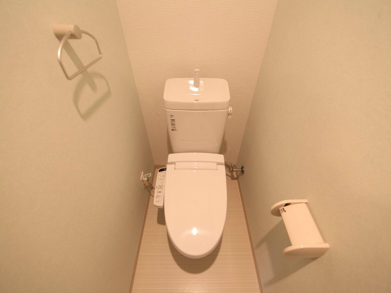 トイレ　温水洗浄暖房便座付トイレ