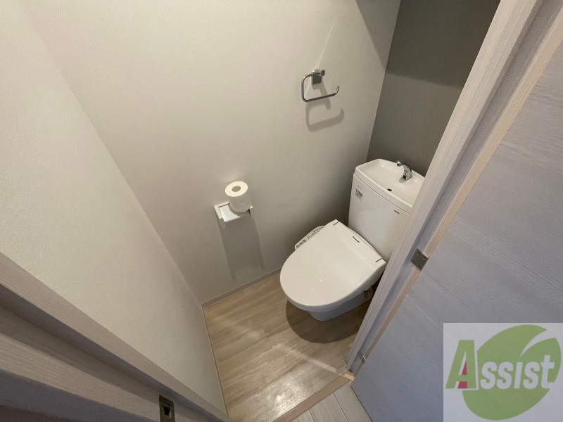 トイレ　こちらはトイレです。清潔感があり、安心して使用できます。