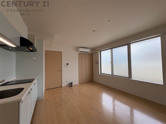 居室・リビング　窓が大きく明るいリビングです！