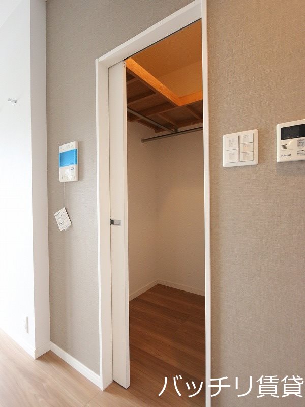 収納　別号室タイプの為、現状を優先いたします