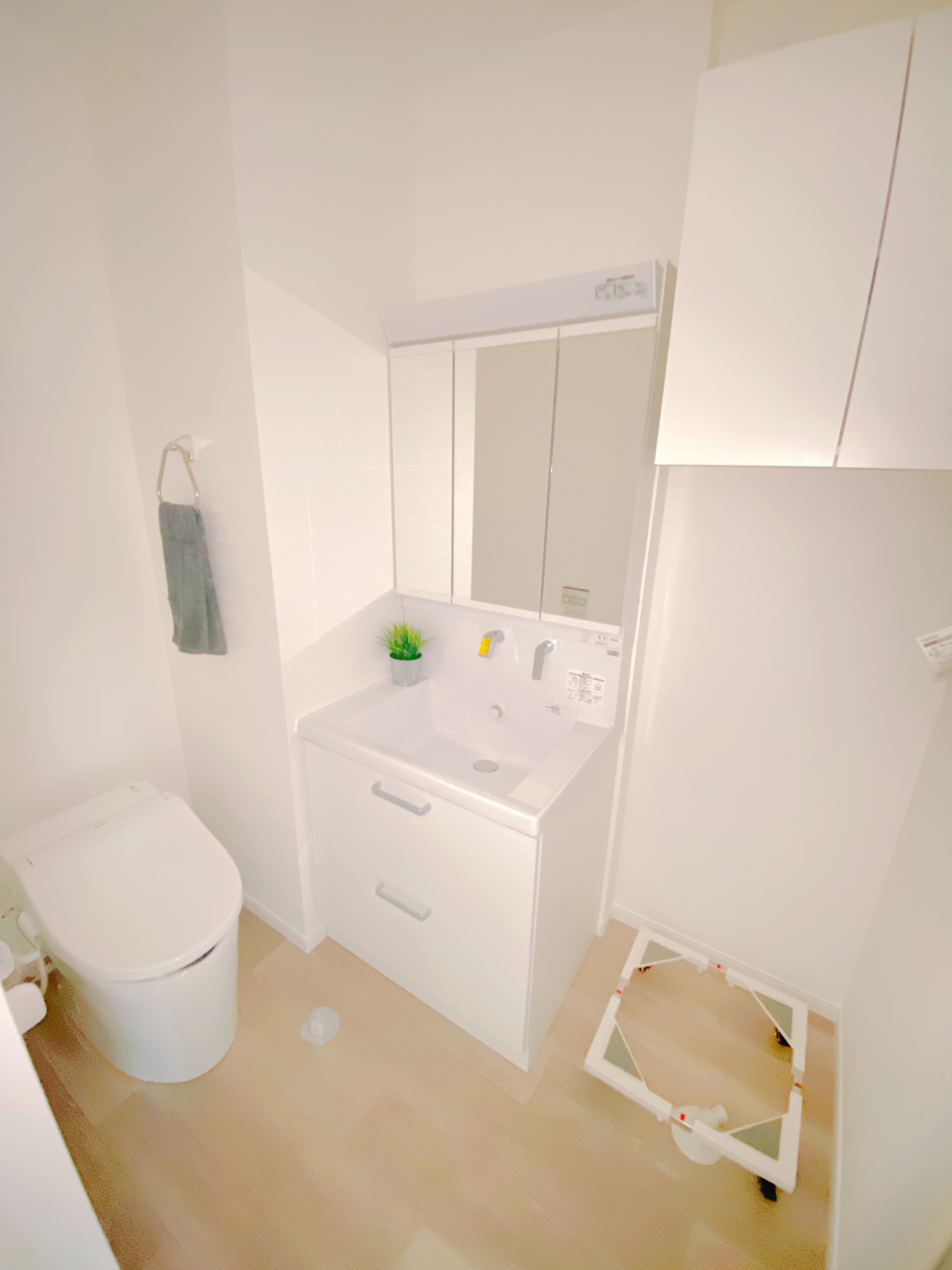 洗面設備　トイレ・洗面台・洗濯機置き場御座います