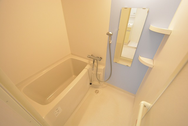 バス・シャワールーム　浴室乾燥付きで便利☆