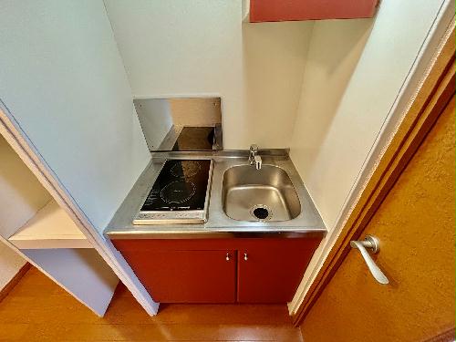 キッチン　設備・仕様は号室により異なる為、現状を優先いたします。