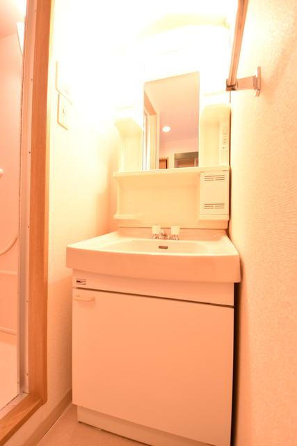 洗面設備　嬉しい独立洗面台♪