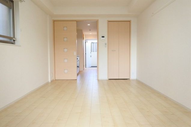 居室・リビング　別号室参考写真です。