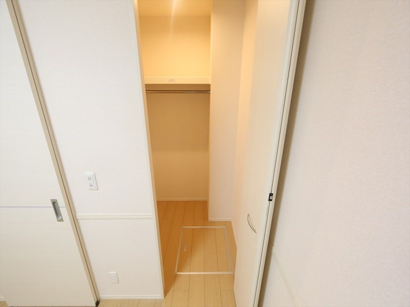 収納　ウォークインクローゼット（収納充実してます）