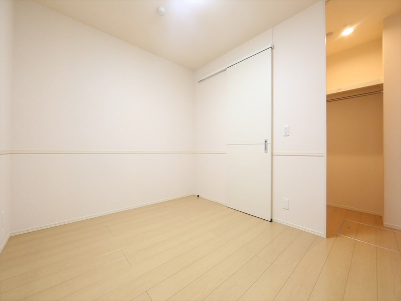 その他部屋・スペース　洋室5.4帖　ウォークインクローゼット付（収納充実してます）