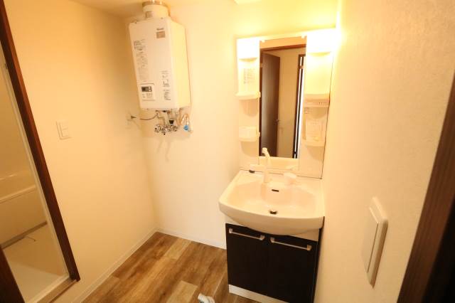 洗面設備　シャンドレ完備で朝の準備バッチリ！