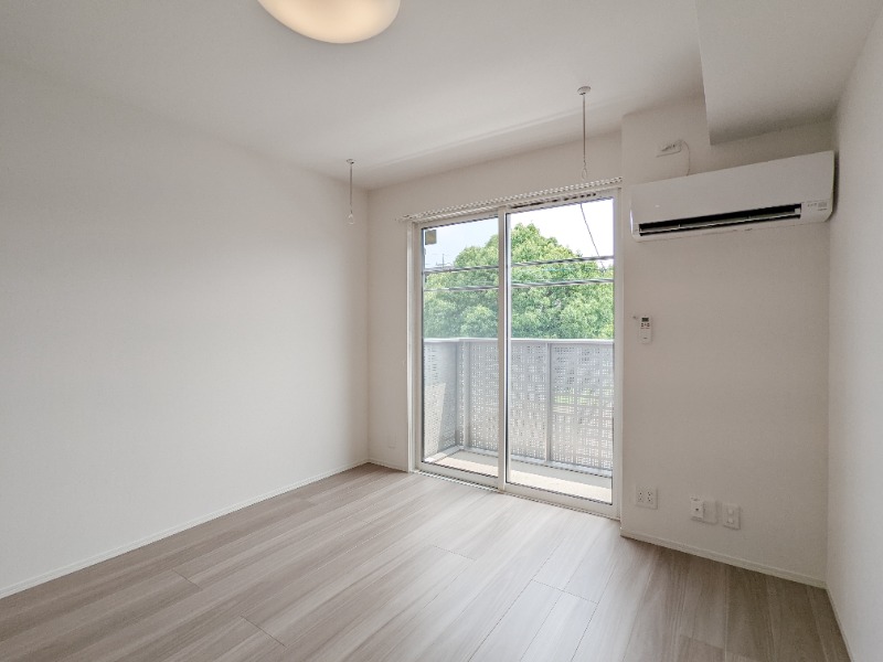 居室・リビング　図面と現状に相違がある場合には現状を優先