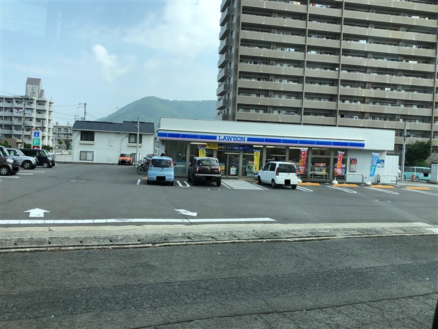 コンビニ　ローソン高松屋島西町店（コンビニ）まで180m