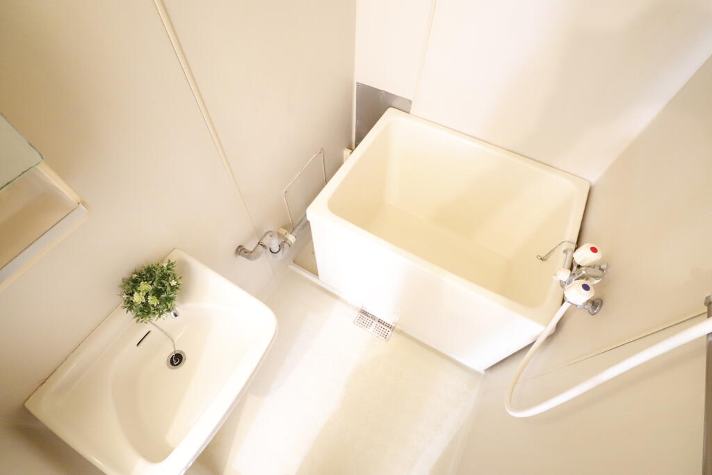 バス・シャワールーム　バスルームです♪