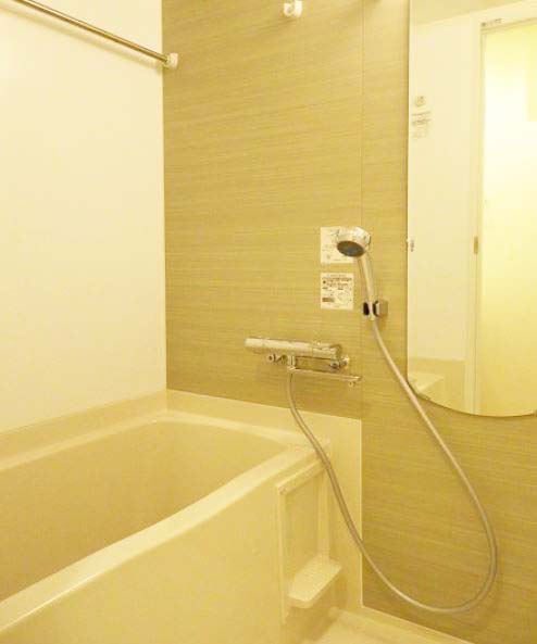 バス・シャワールーム　★ゆったりとできる広さの浴槽★