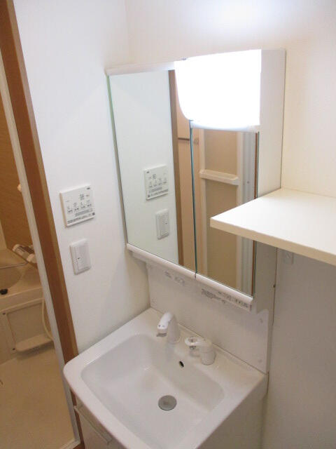 洗面設備　※別室参考写真です。