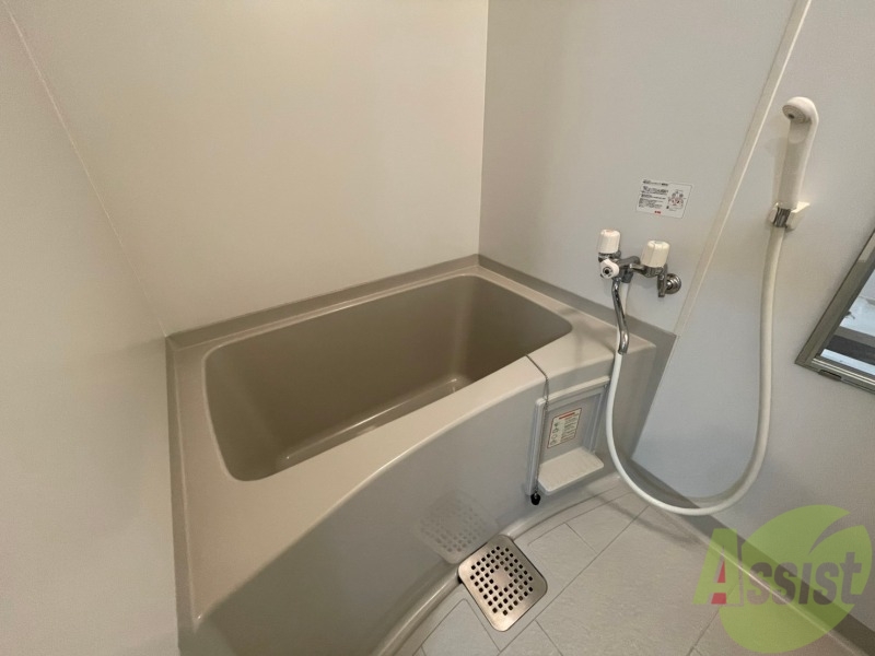 バス・シャワールーム　お風呂になります。。一日の疲れを癒してくださいね。