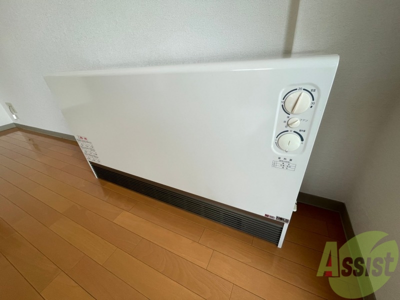 その他設備　電気暖房です。冬場の寒い日でも安心ですね～。