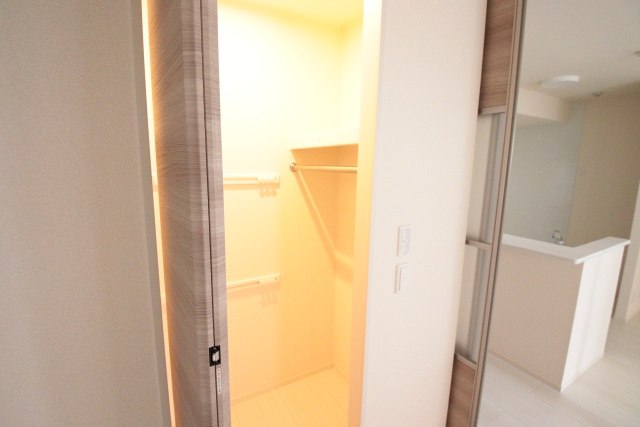 玄関　※別室の参考写真の為、現況優先です。