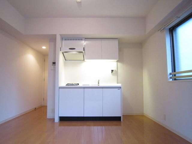 居室・リビング　☆角部屋で開放感のある居室☆