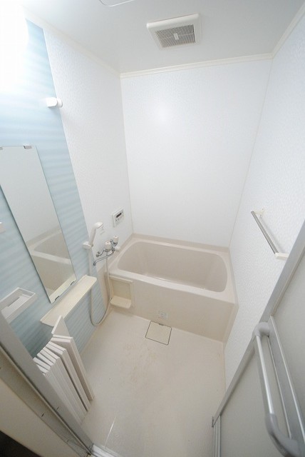 バス・シャワールーム　写真は１０３号室