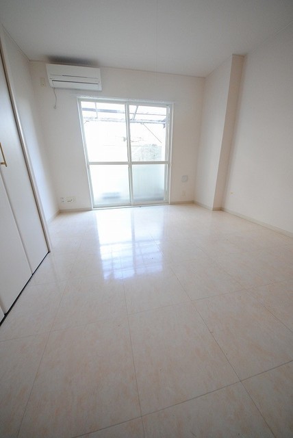 居室・リビング　写真は１０３号室