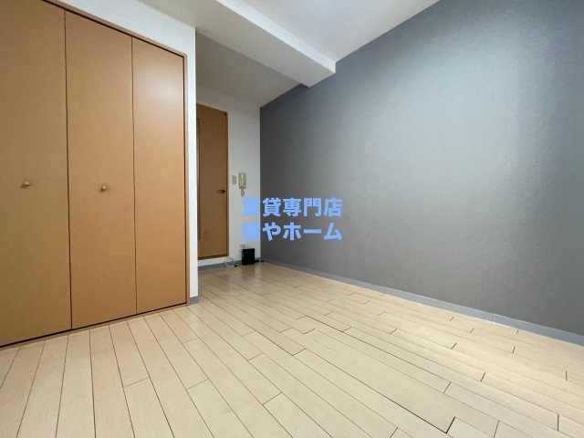 居室・リビング　明るい洋室です