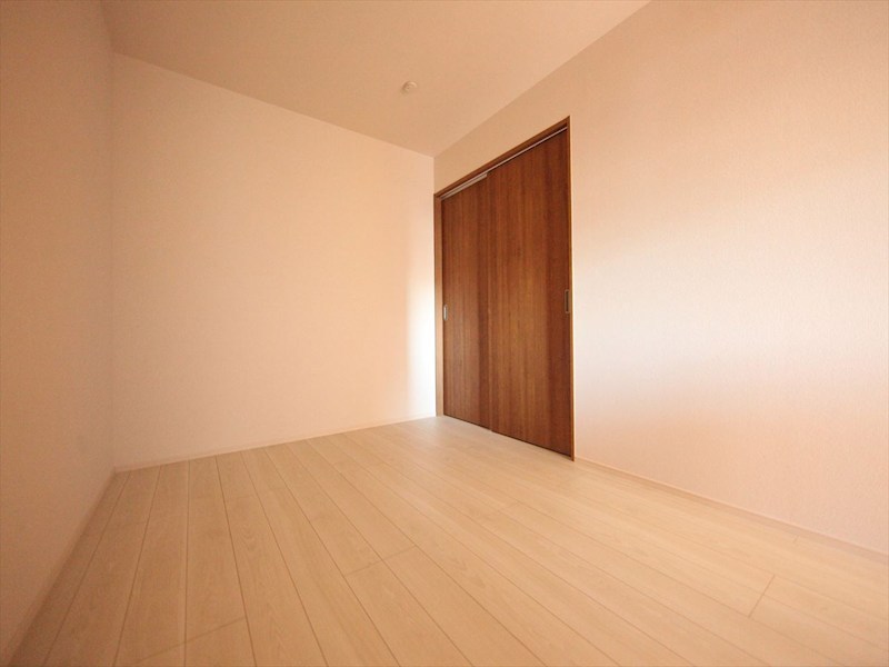 その他部屋・スペース　洋室5.8帖　クローゼット付（収納充実してます）