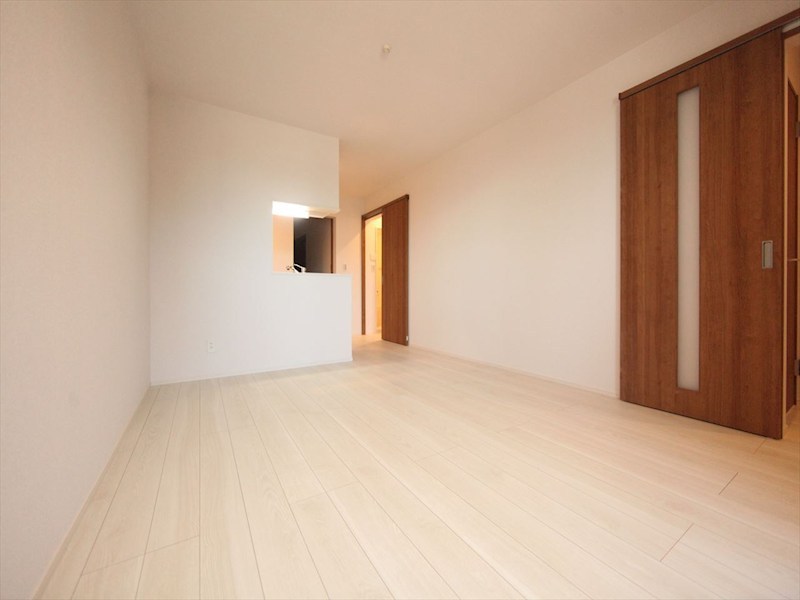 居室・リビング　ＬＤＫ13帖　カウンターキッチン　エアコン完備