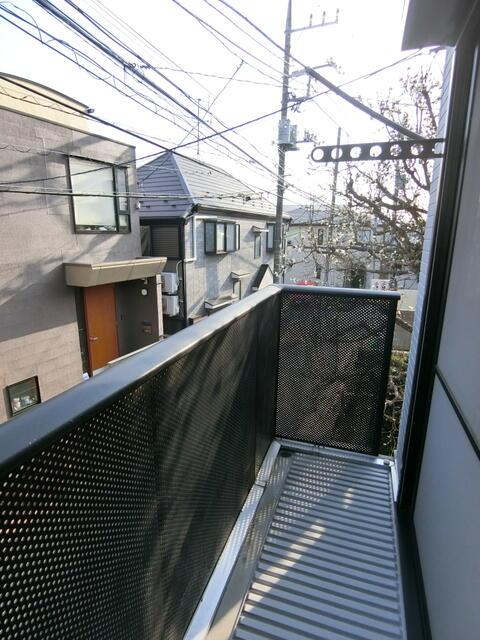 バルコニー　暖かな日差しのふりそそぐバルコニー