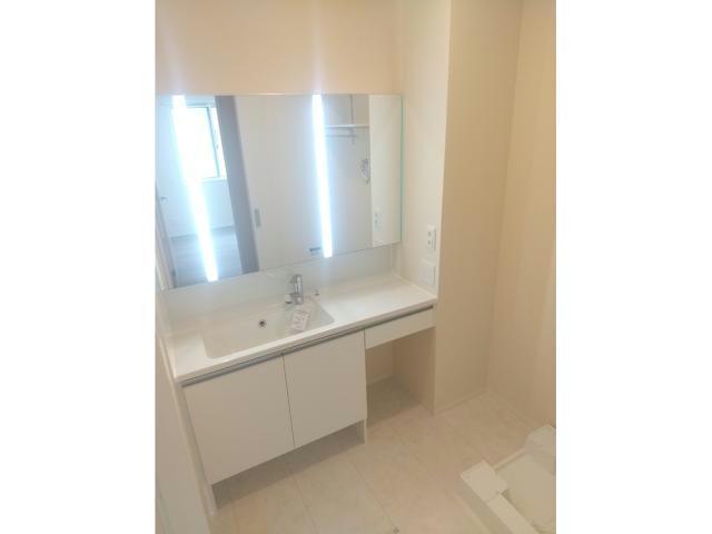 洗面設備　他号室の写真になります。