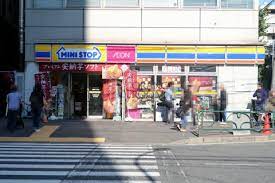 コンビニ　ミニストップ青葉台2丁目店（コンビニ）まで407m