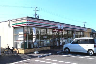 コンビニ　セブンイレブン 国分山下店（コンビニ）まで550m