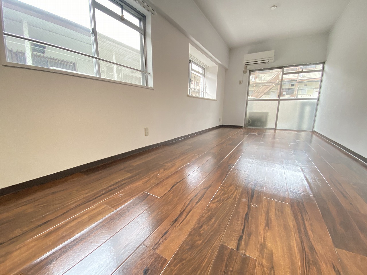 居室・リビング　※別部屋参考写真