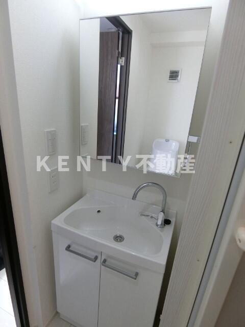 洗面設備　脱衣スペースもあります