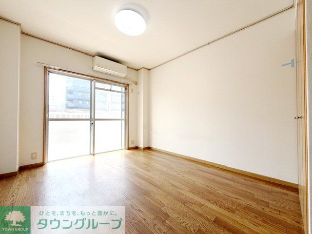 居室・リビング　同物件別部屋写真