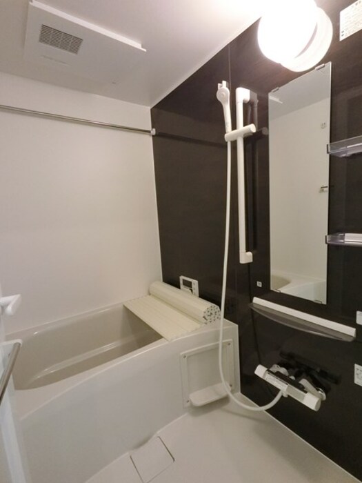 バス・シャワールーム　暖房乾燥機、追い炊き機能付き浴室