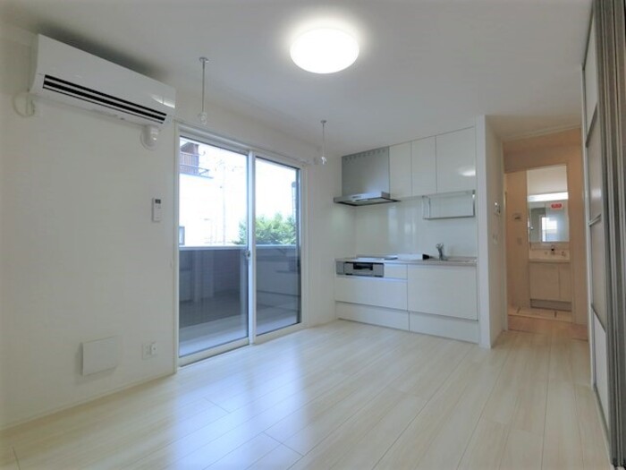 居室・リビング　LDK エアコン、室内物干し付き