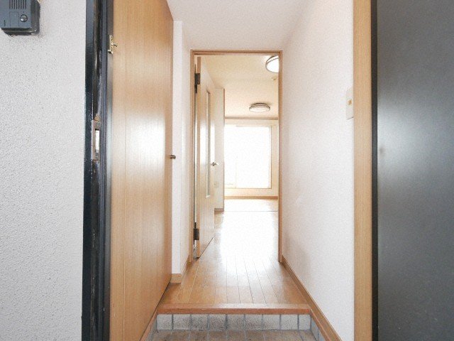 玄関　※別部屋の参考写真となります※現況優先※