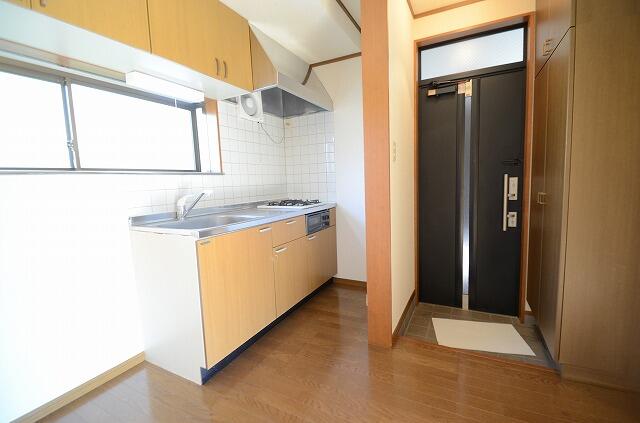 キッチン　※別部屋参考写真