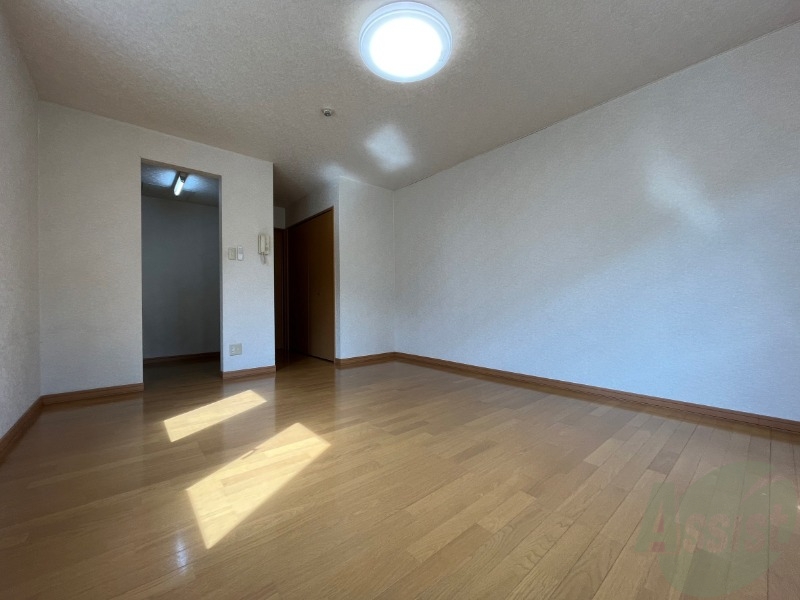 居室・リビング　広くてきれいなリビングです！快適に過ごせそうですね。