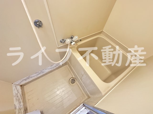 バス・シャワールーム　お風呂で日々の疲れを落としましょう
