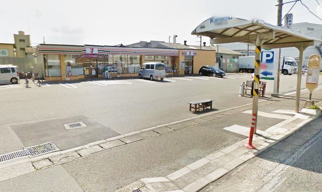 コンビニ　セブンイレブン厚木金田店（コンビニ）まで486m
